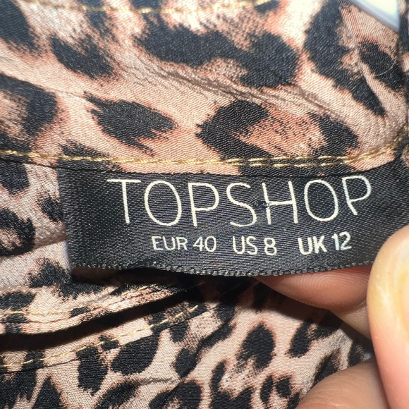 🐆 Leopard dress with frill details on the front. - Picture 4 of 4